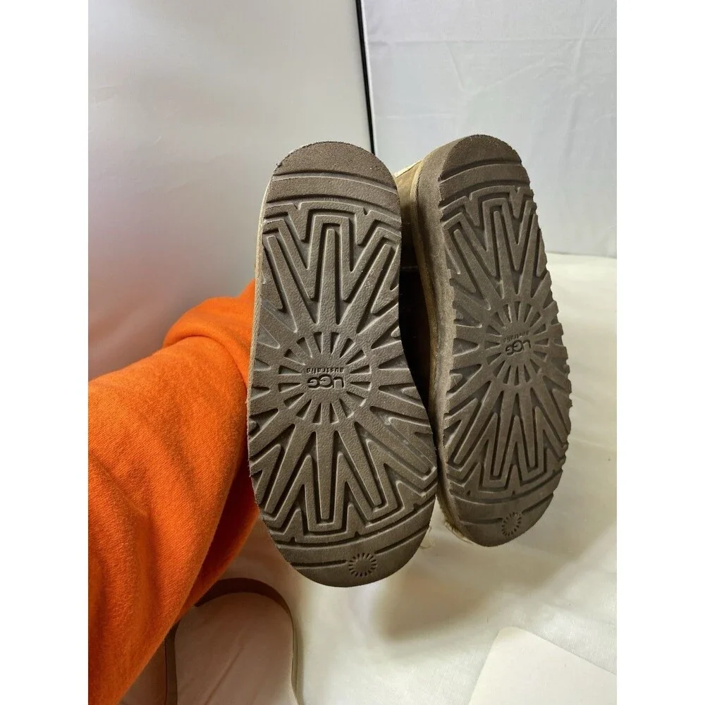 Ugg Unisex Kids Leather Shearling Lined Snow Boots Brown Youth Size 2